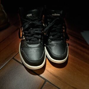 Youth size 7 adidas